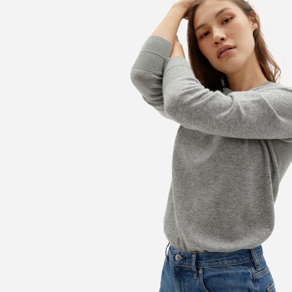 Everlane Cashmere Crew in Heather Grey